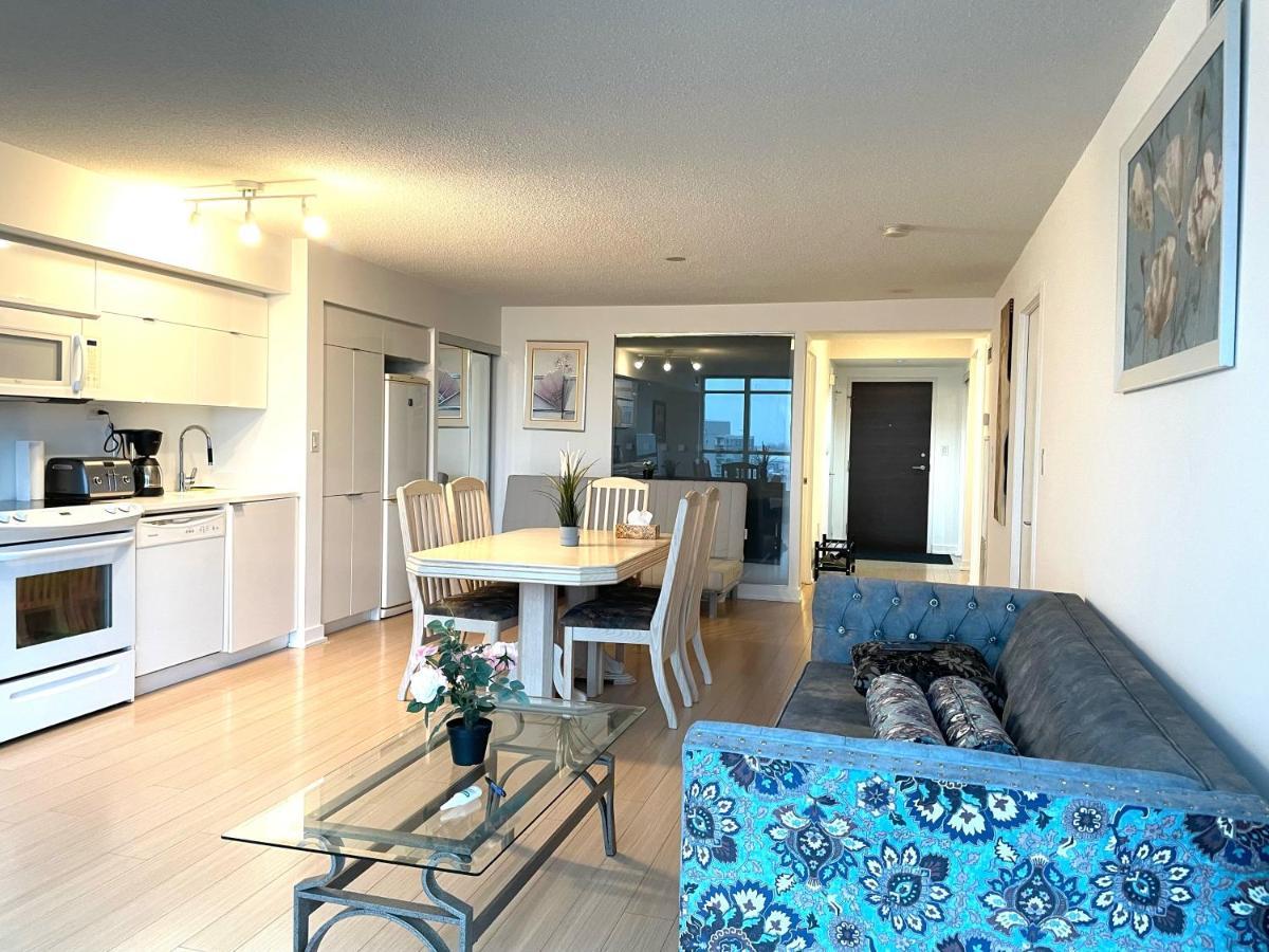 تورونتو Three-Bedroom Condo With Free Parking Nearby Cn Tower With Lake View المظهر الخارجي الصورة