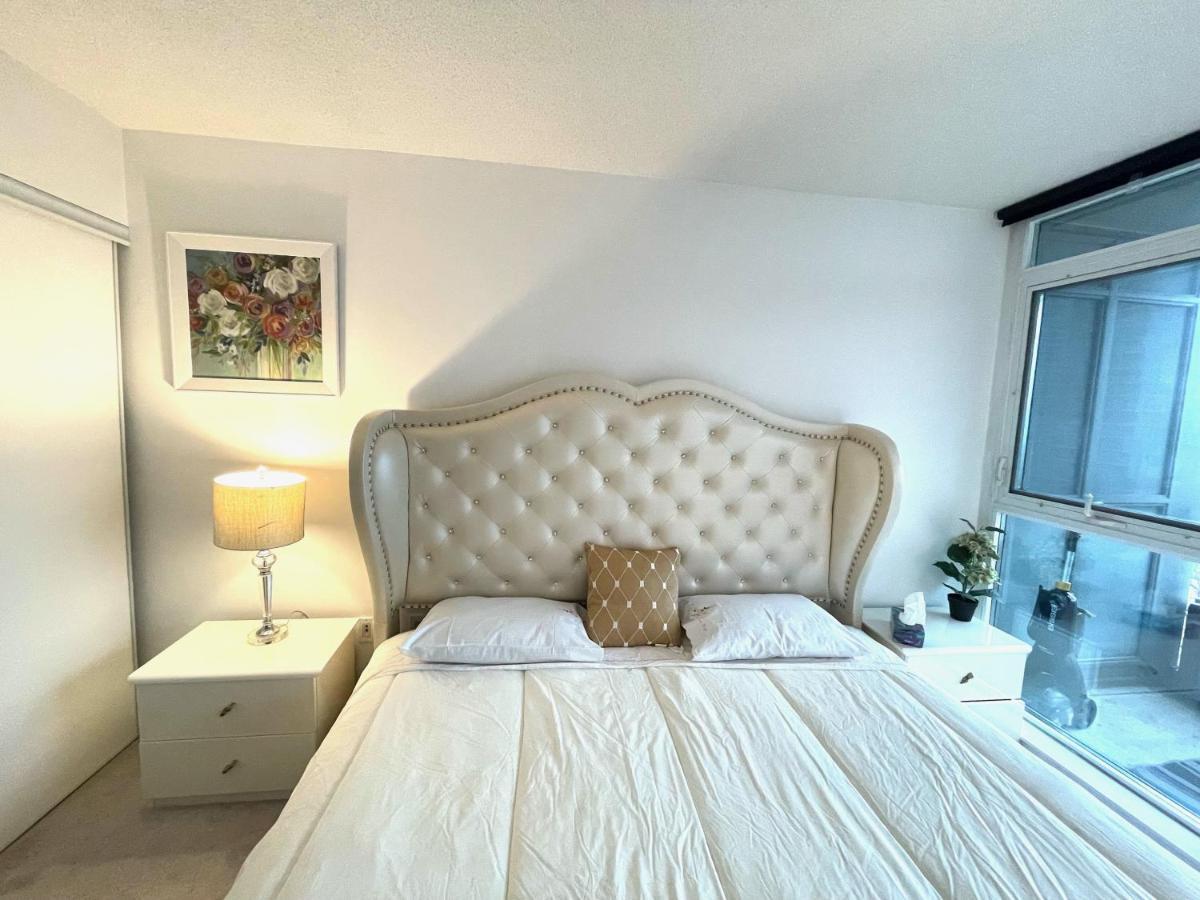 تورونتو Three-Bedroom Condo With Free Parking Nearby Cn Tower With Lake View المظهر الخارجي الصورة