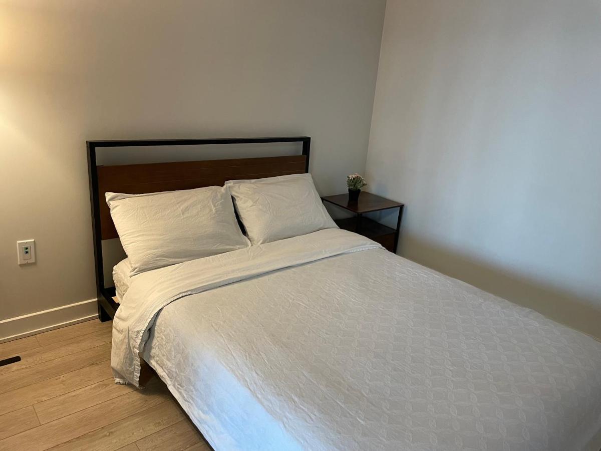تورونتو Three-Bedroom Condo With Free Parking Nearby Cn Tower With Lake View المظهر الخارجي الصورة